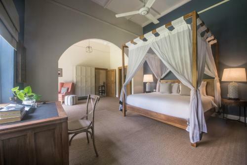 Hotel Nine Skies