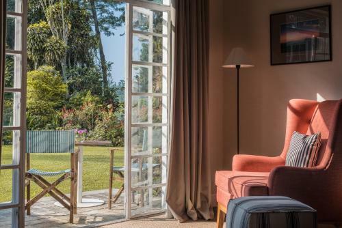 Hotel Nine Skies