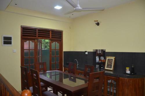 Villa Vinses In Hikkaduwa