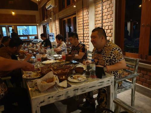 Olinia Airport Hotel