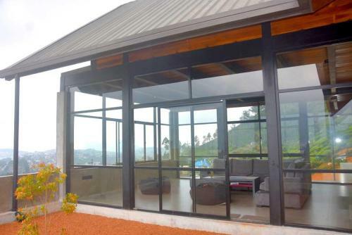 Manuka Hillwood Hotel