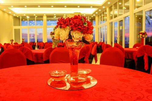 Kayjay Garden Hotel (Beach Front)