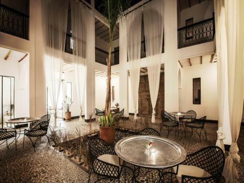 Hostal Room In Bb - Bliss Luxurious Riad Marrakech