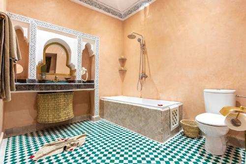 Hostal Riad Medina Art Suite & Heated Pool