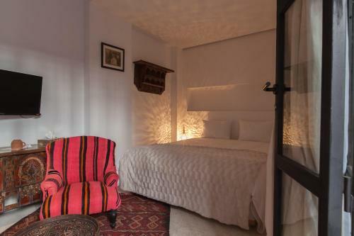 Hostal Riad Zebrakaro