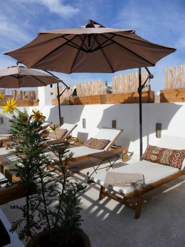 Hostal Riad Zebrakaro
