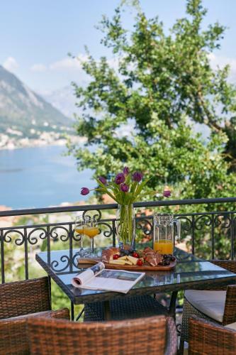 Kotor Sunset Apartments