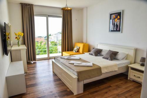 Hostal Apartments Blue Heaven