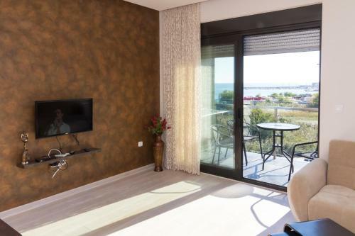 Ms Sea View Lux Apartments