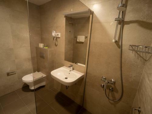 Pearl Beach Hotel & Resort