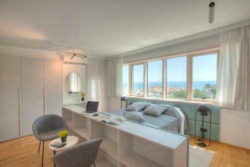 Hotel Fontana Seafront Residences