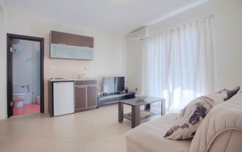 Mandir Apartments - Center