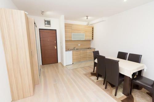 Sea View Apartments Perovic