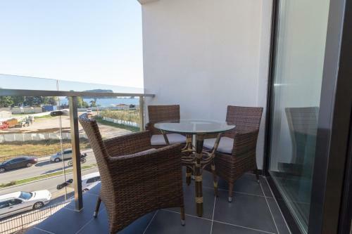 Sea View Apartments Perovic