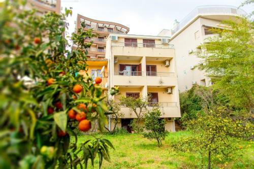 Hostal Guest House Mandarina