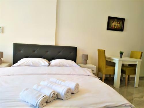Aura Lux Apartments