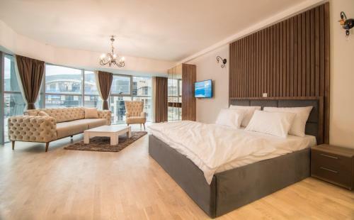 The One. Luxury Suites & Apartments