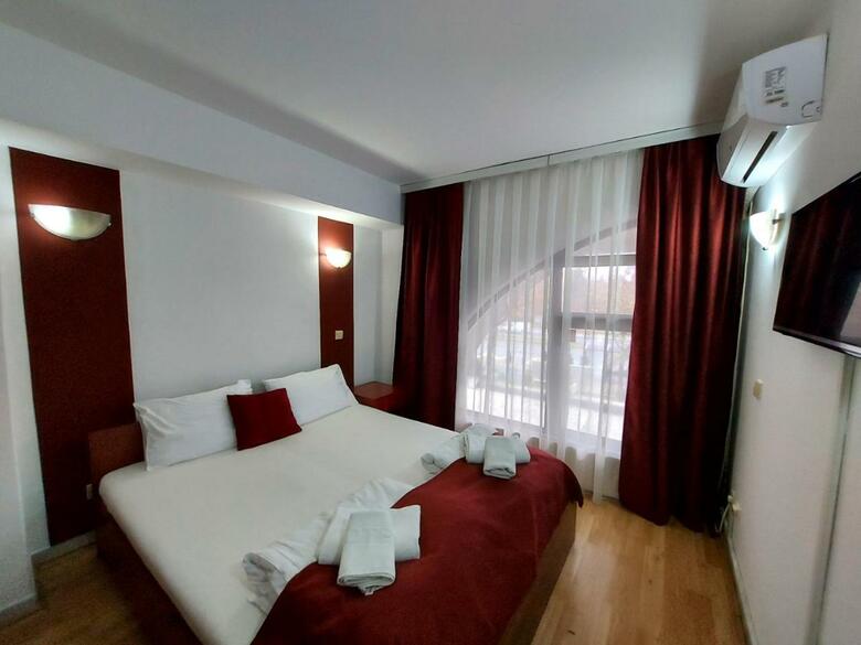 The Bulevard Hotel