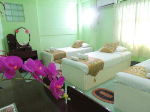 Nay Chi Linn Hotel