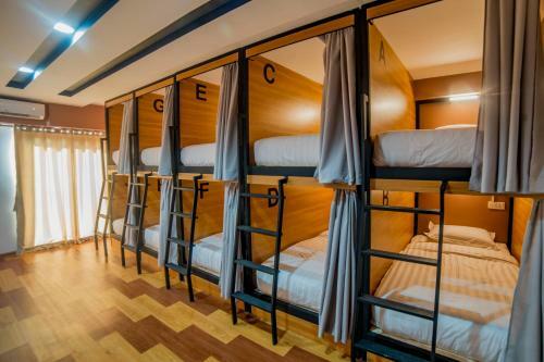 Shwe Hostel
