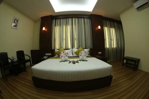 Royal Peacock Hotel