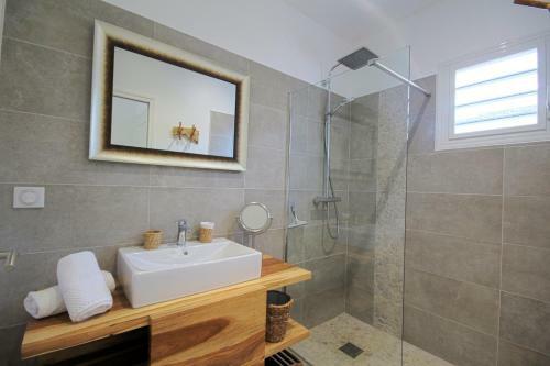 Villa With Pool And Sea View (Mqaa16)
