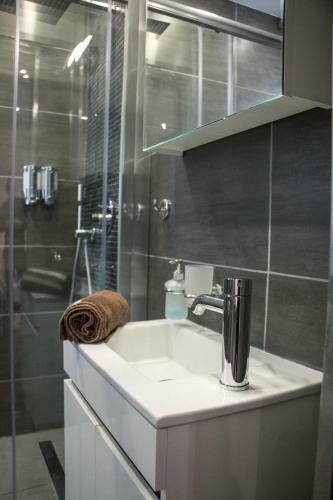 Hostal Sunshine Suites