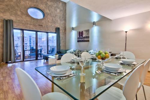 Spinola Seafront 4-bedroom Duplex Apartment