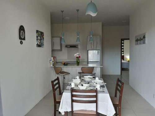 Cosy Two Bedroom Apartment With Pool And Parking