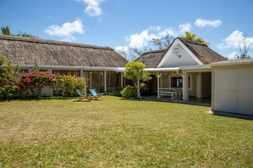 Villa Veloutier Blanc Beachfront By Staymauritius