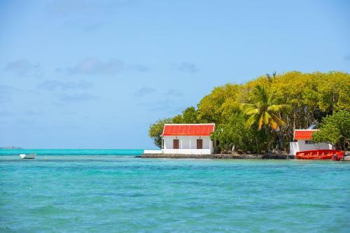 Villa Veloutier Blanc Beachfront By Staymauritius