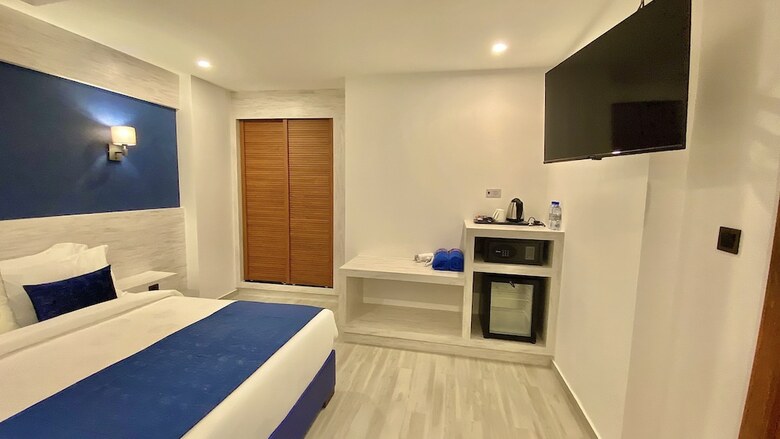 Hotel Kaani Palm Beach