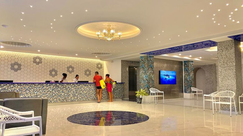 Hotel Kaani Palm Beach
