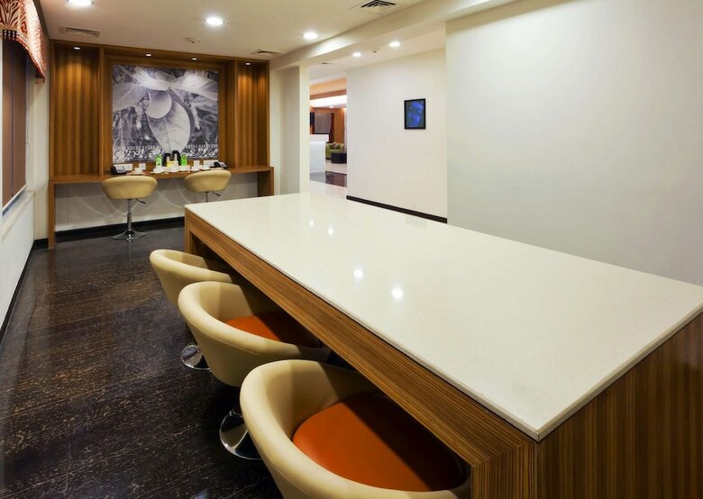 Hotel Hampton By Hilton Vadodara-alkapuri