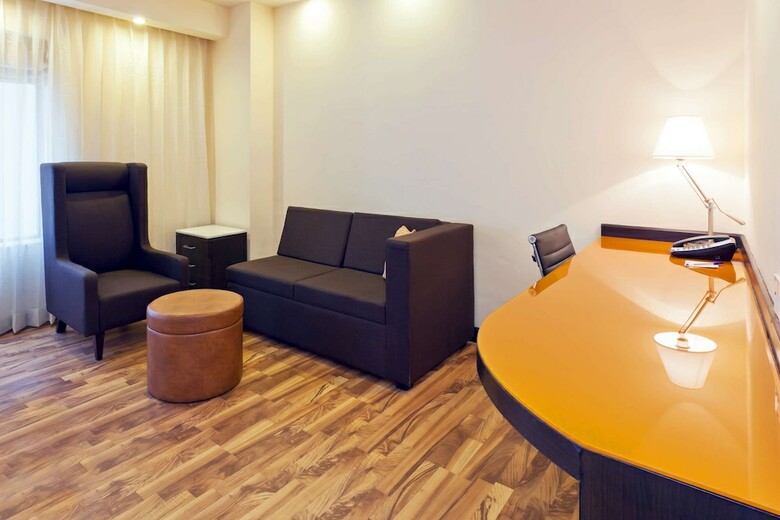 Hotel Hampton By Hilton Vadodara-alkapuri