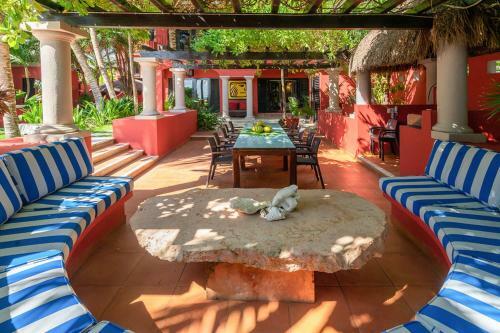 Tankah Cuatro Villa Sleeps 12 With Pool And Air Con