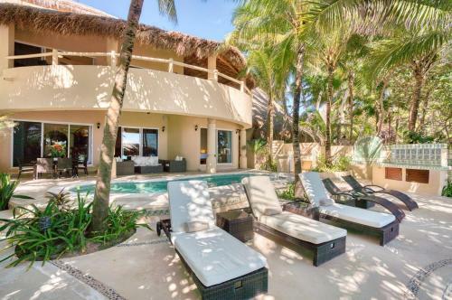 Tankah Cuatro Villa Sleeps 10 With Pool And Air Con