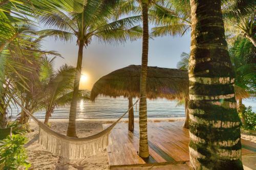 Tankah Cuatro Villa Sleeps 10 With Pool And Air Con