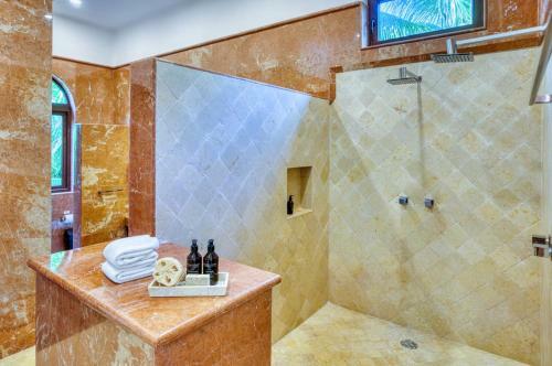 Tankah Cuatro Villa Sleeps 12 With Pool