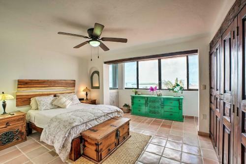 Updated Oceanside Townhome, 1 Block To Beach!