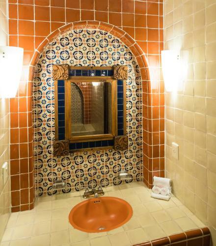 Hotel Real De Naturales
