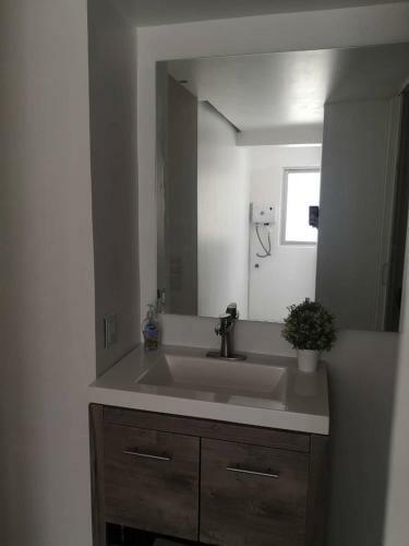 Hostal Room For 4 People In Polanco C Balcony