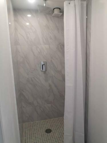 Hostal Room For 4 People In Polanco C Balcony