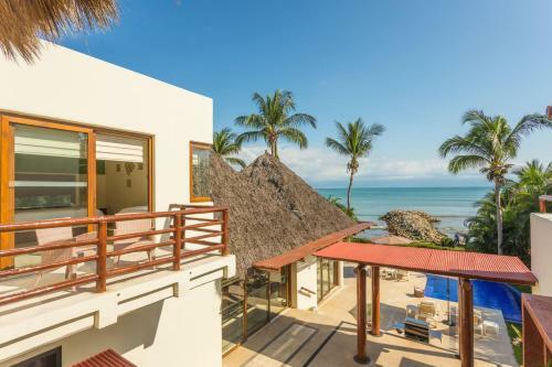 Casa Del Mar, Large House By The Beach With Private Pool & Jacuzzi.