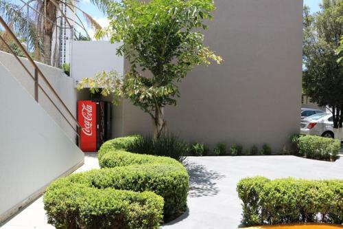Cypres Hotel & Suites