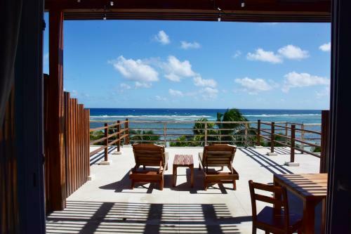 Noah Beach Hotel & Suites