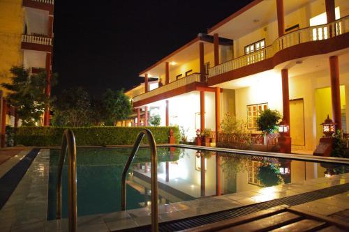 Hotel Tiger Safari Resort