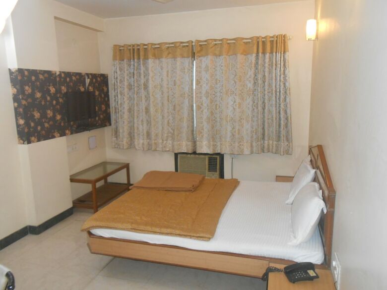 Hotel Pooja International
