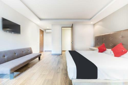Hotel Capital O 202