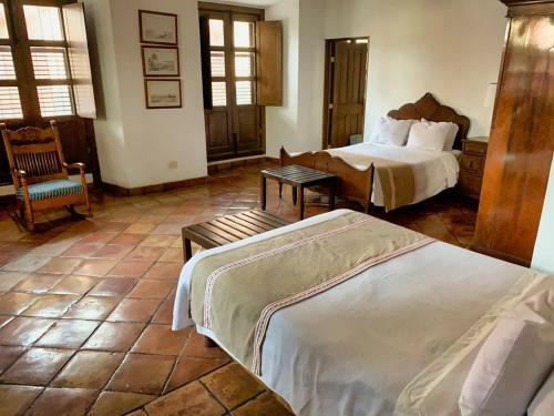Hotel Hostal El Farol